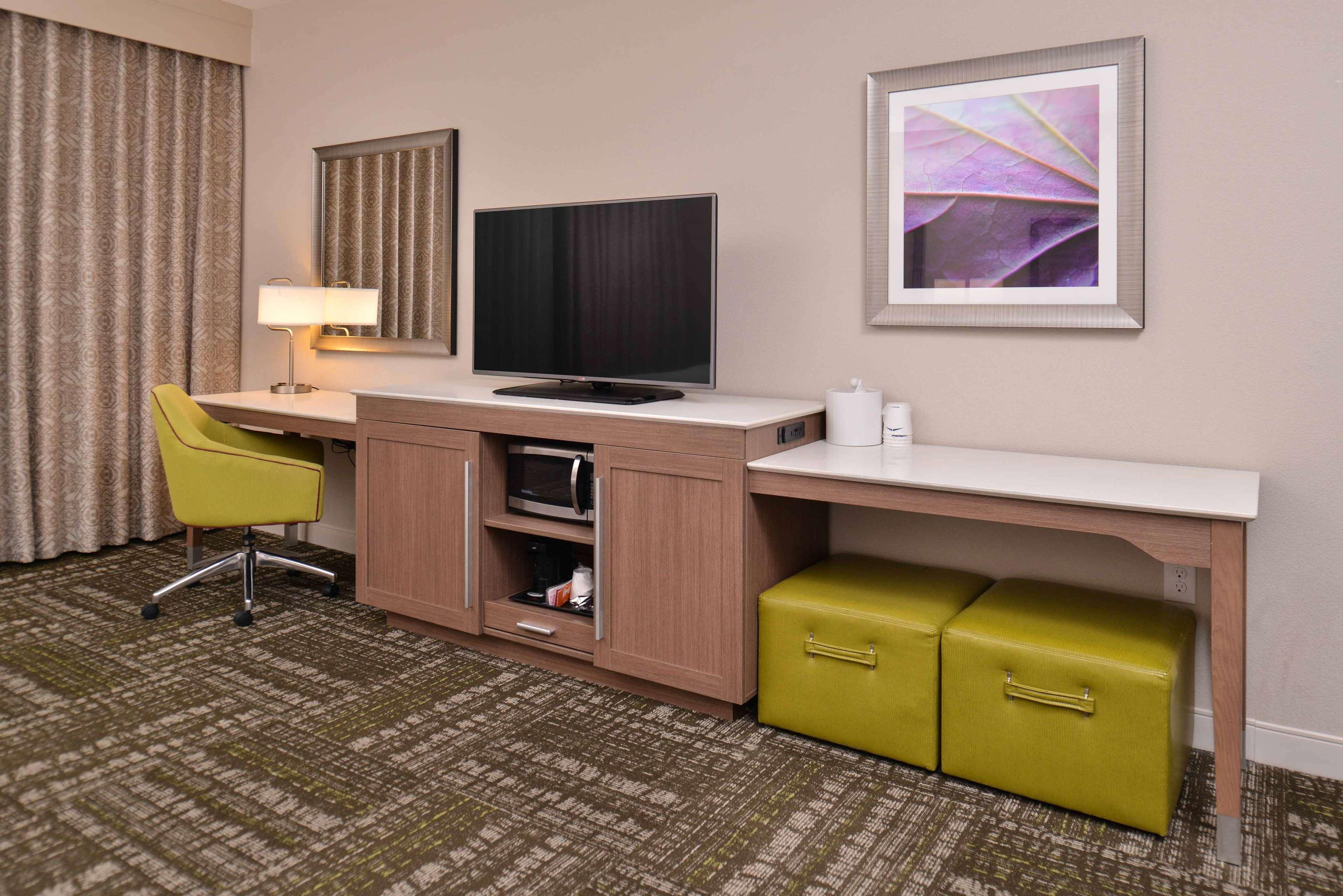 Hampton Inn & Suites Dallas Market Center Exteriér fotografie