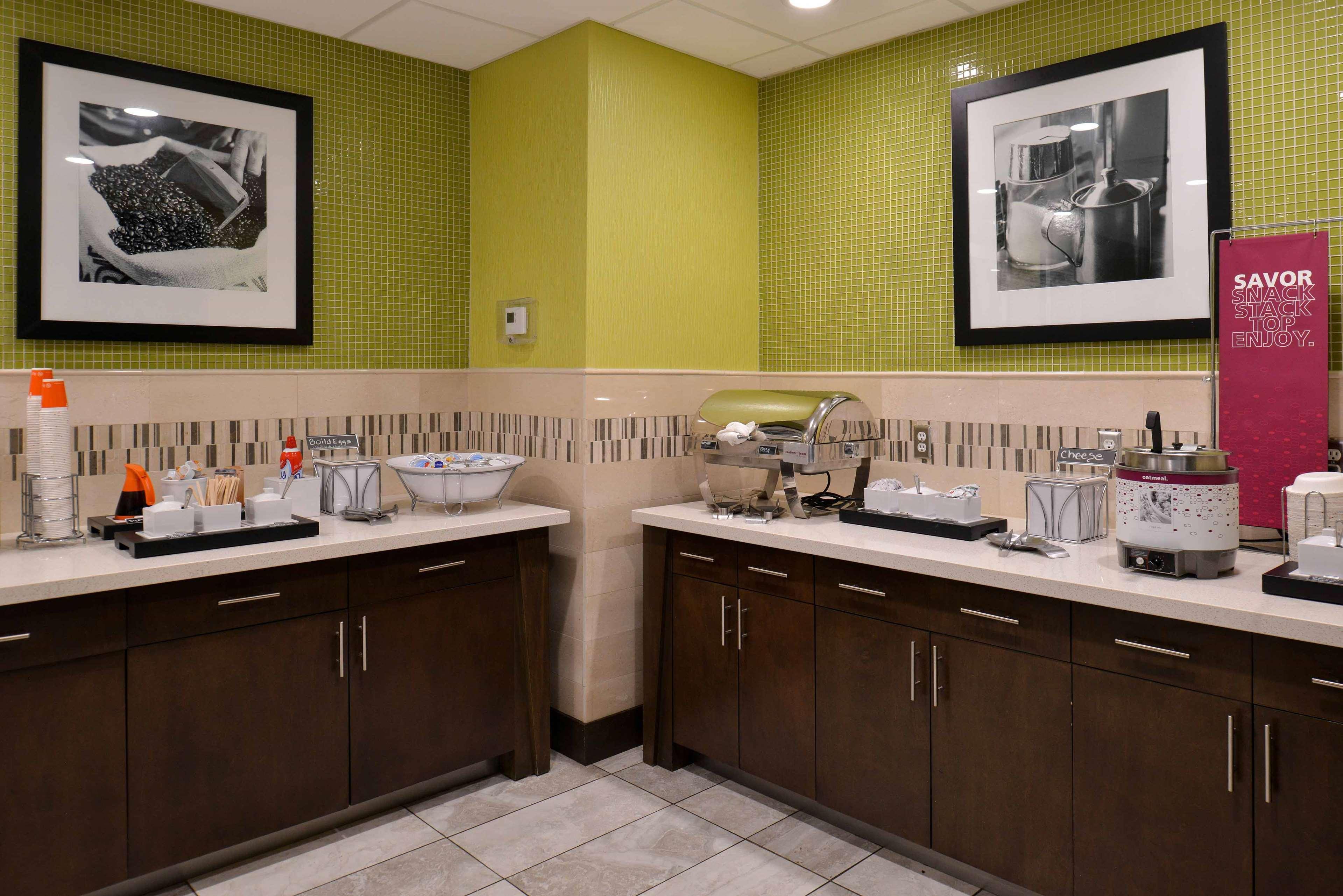 Hampton Inn & Suites Dallas Market Center Exteriér fotografie