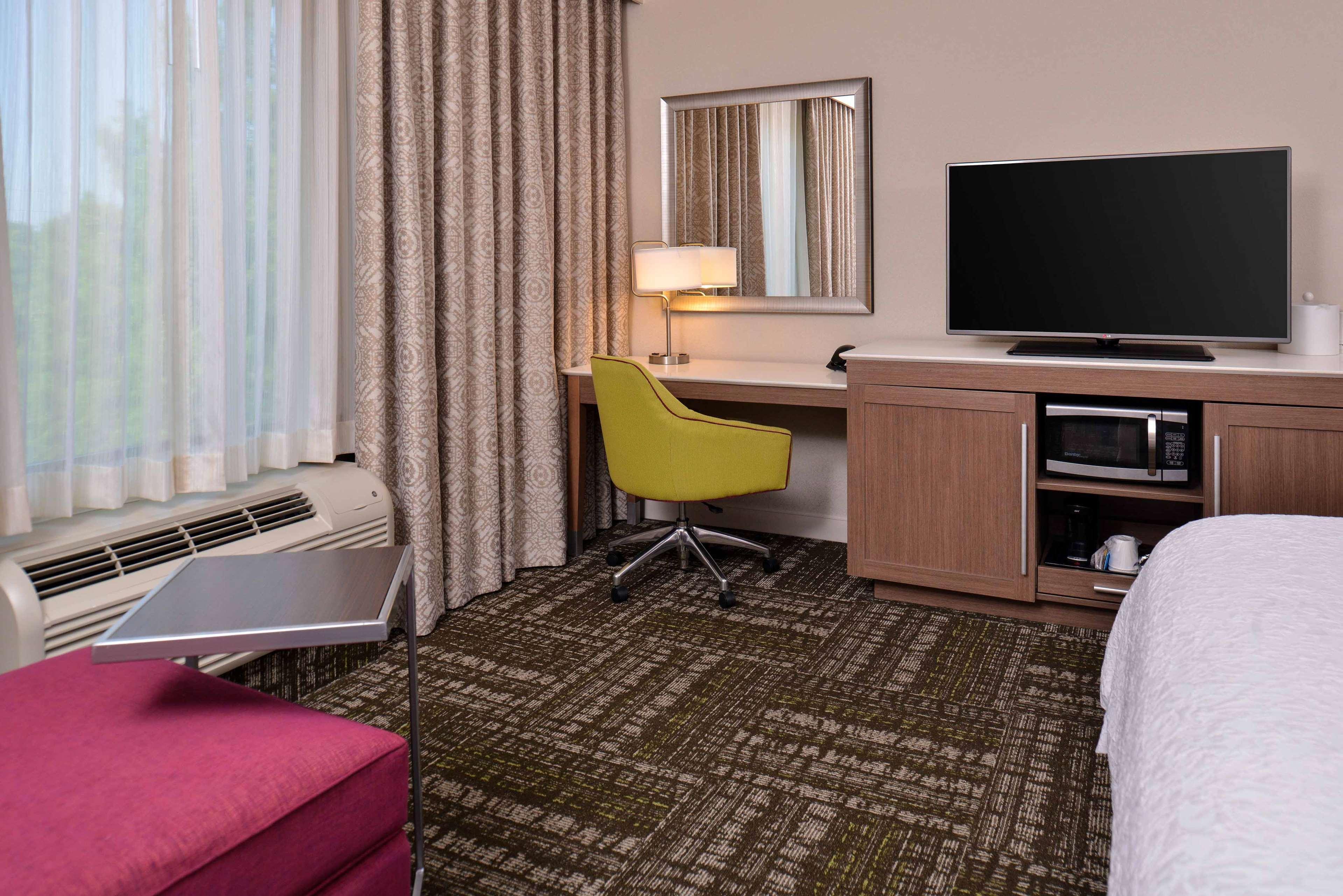 Hampton Inn & Suites Dallas Market Center Exteriér fotografie