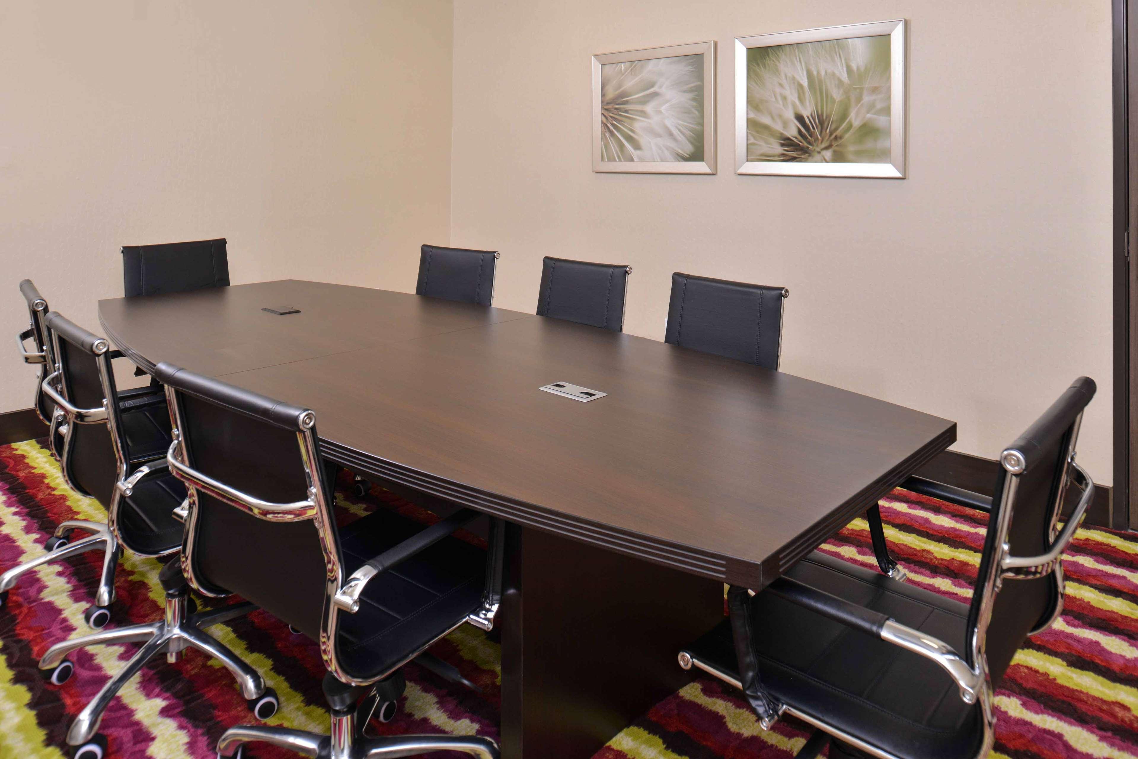Hampton Inn & Suites Dallas Market Center Exteriér fotografie