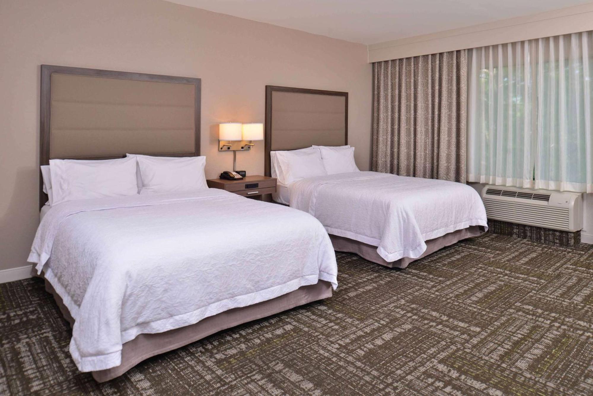 Hampton Inn & Suites Dallas Market Center Exteriér fotografie