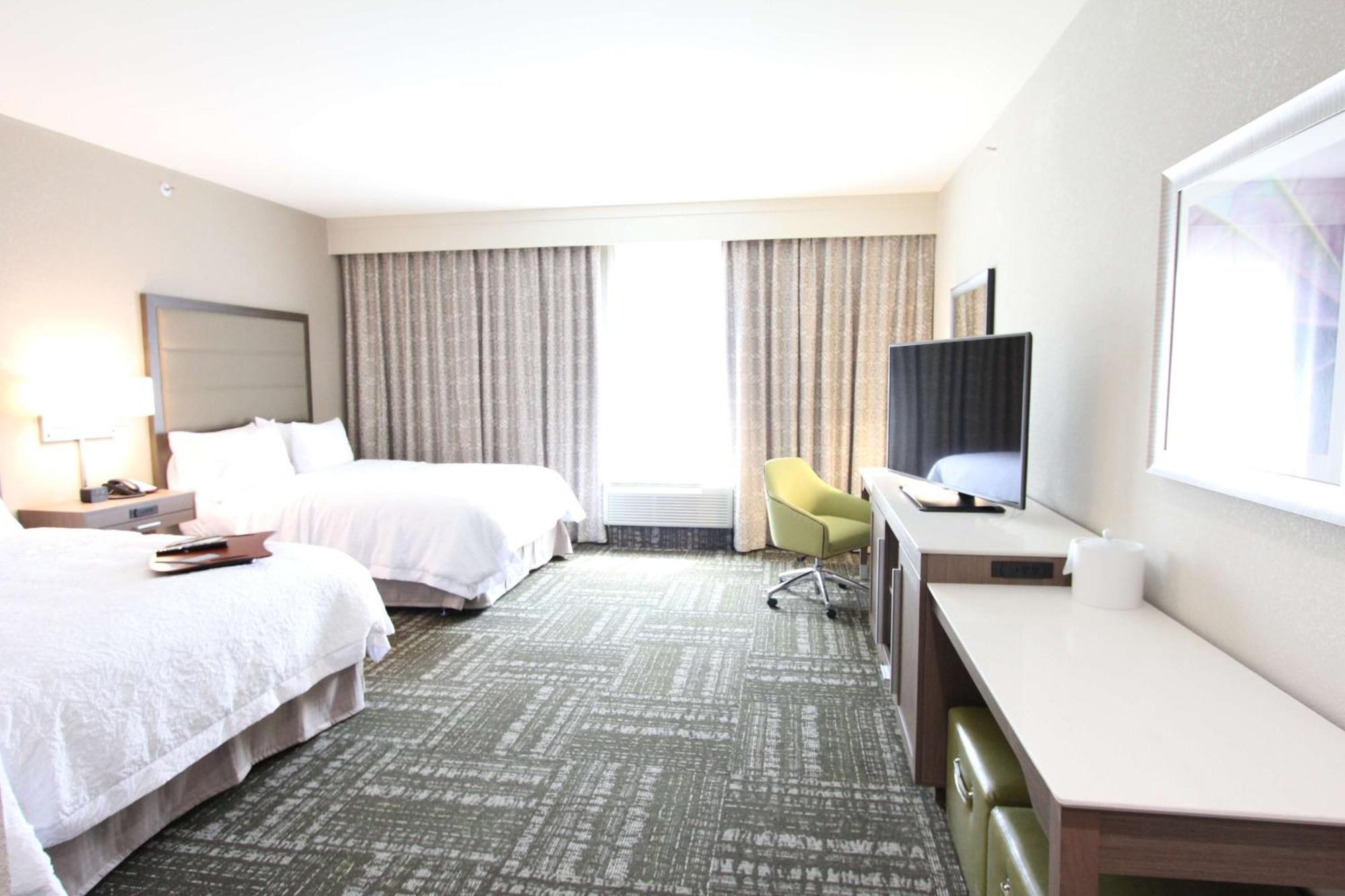 Hampton Inn & Suites Dallas Market Center Exteriér fotografie