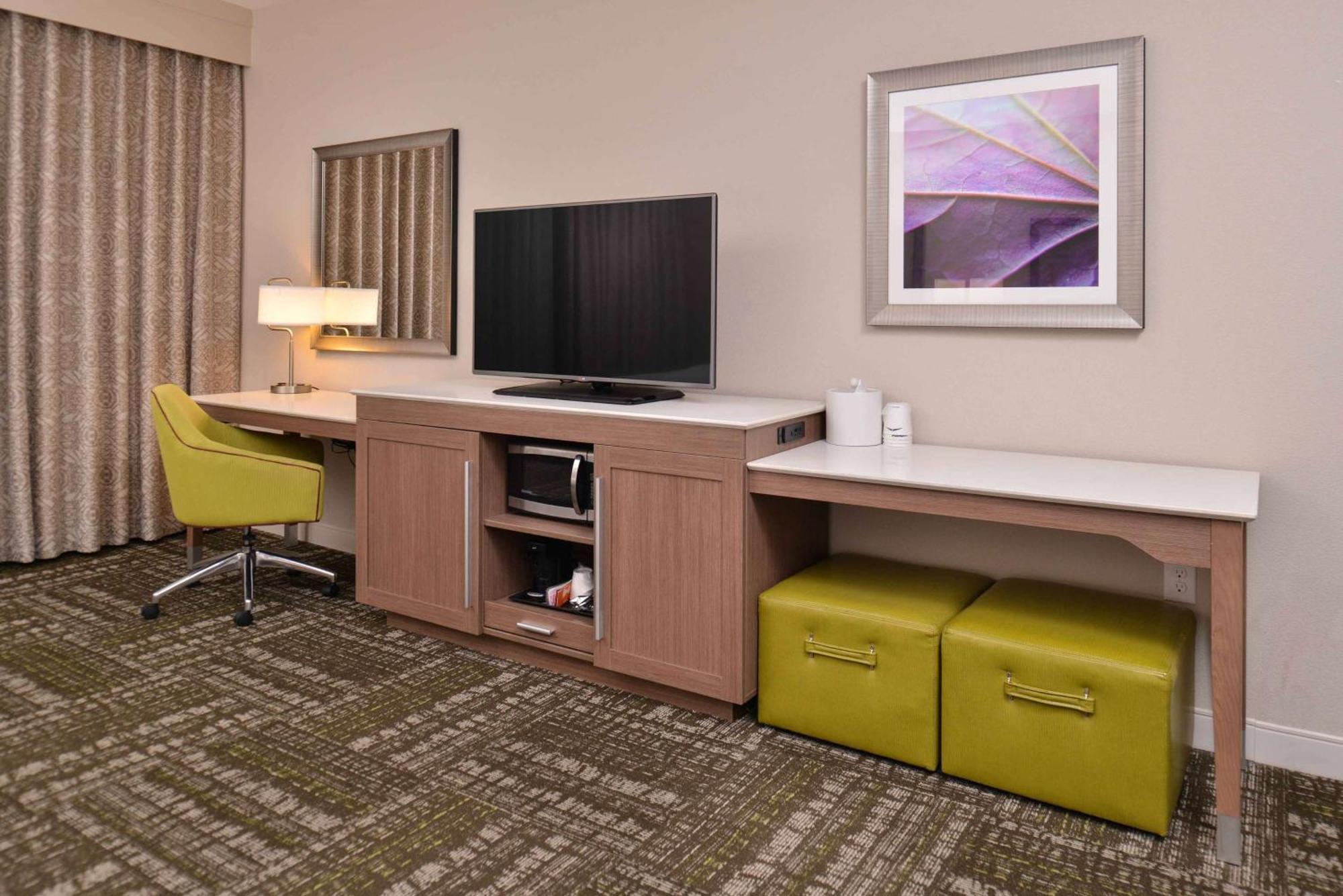 Hampton Inn & Suites Dallas Market Center Exteriér fotografie
